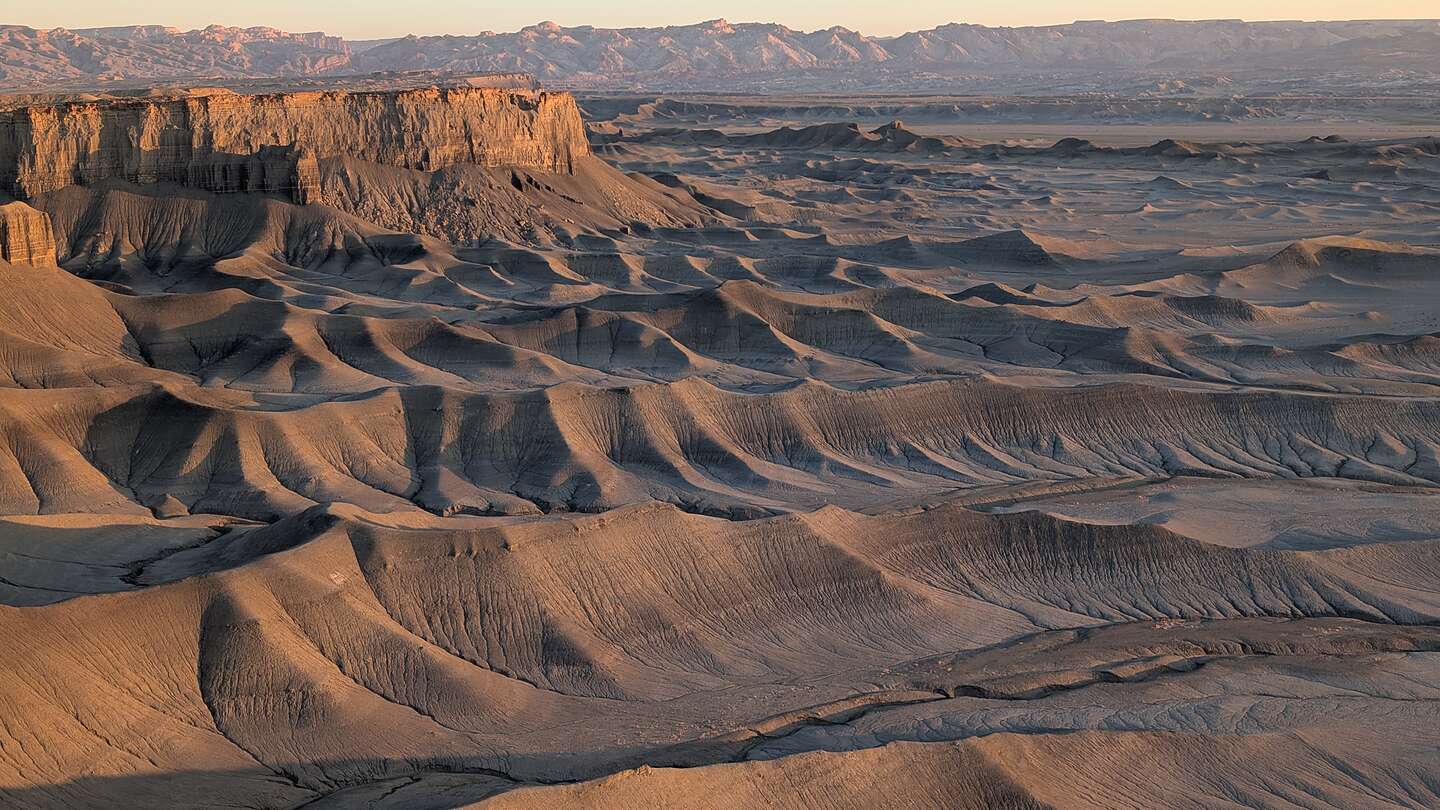 The waves of Moonscape Overlook